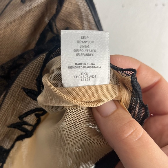 Meshki two piece  Xena Floral Embroidered crop top and skirt set size large - Picture 6 of 14